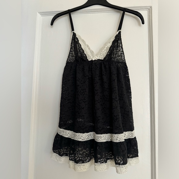 Victoria Secret - Lingerie Black and white lace top - size M - Picture 1 of 5